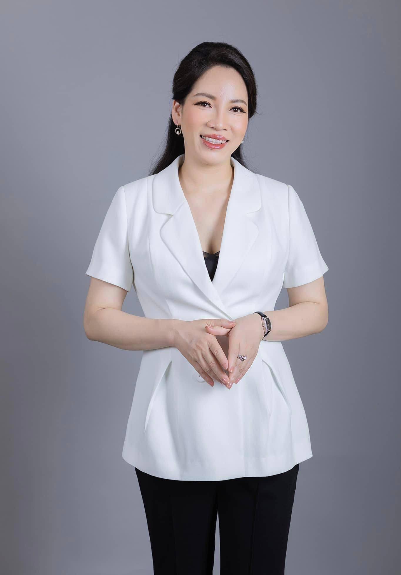 ThS. Đinh Ánh Tuyết — đồng sáng lập FUSIN, 20+ năm Đông y mỹ phẩm